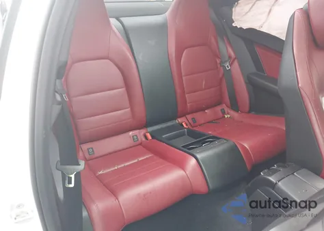 2014 Mercedes-Benz C 250 z USA, uszkodzony, nr VIN WDDGJ4HB1EG163012